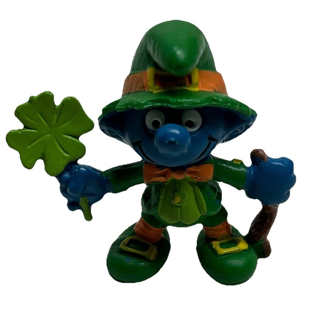 SMURF'S GOOD LUCK SHAMROCK LEPRECHAUN 1982 SCHLEICH PEYO 2 1/4" TALL‎